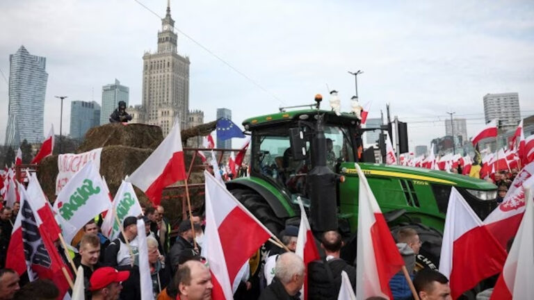 Thousands of Farmers Meet in Warsaw To Protest EU Agricultural Policies And Ukrainian Imports