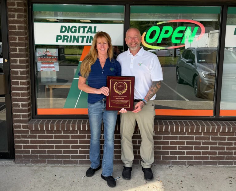 Minuteman Press Franchise Owners Sarah & Joe Davis Join President’s Club in Danbury, CT